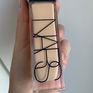 NARS - long wear foundation - deauville